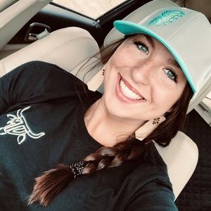 Meet your Posher, Shelby anne